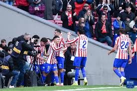 记者：于汉超正在参加B级教练培训班，下赛季将担任申花助教