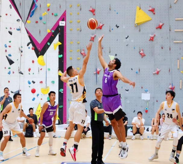 [中超]中超联赛重燃战火 上海申花赢得榜首大战独自领跑